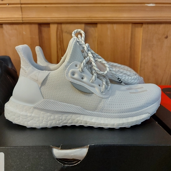 *SOLD* Adidas Pharrell SolarHu Glide Size 4 - Picture 4 of 9